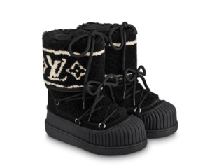 Louis Vuitton Polar Flat Half Moon Snow Boots in Black Suede