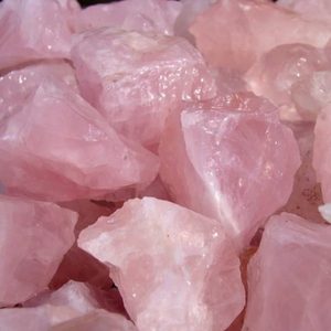 Products: Crystal Rough – Rose Quartz