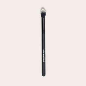 Saint Minerals: Saint Minerals Detail Highlighter Brush