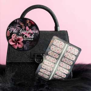 Floral: Floral fantasy with the Garden Party Glam Nailwraps