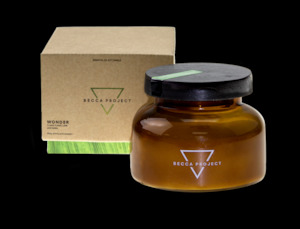 Becca Project: Becca Project W O N D E R - Essential Oil Large Candle