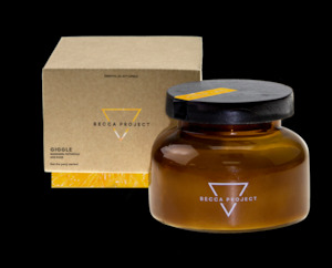 Becca Project: Becca Project G I G G L E - Essential Oil Large Candle