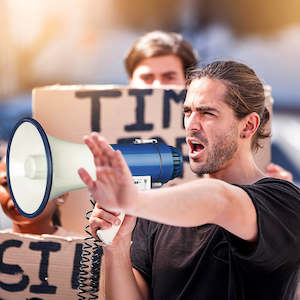 Home Entertainment: 42-85" Inch 85kg Slimline Universal TV Tilt Wall Mount Bracket