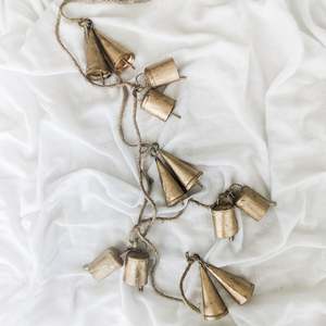 Home Decor: Antiqued Bell Hanging | Large