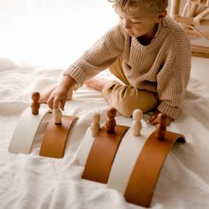 Qtoys | Natural Wooden Arch and Peg Set