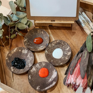 Messy Play: Qtoys | Coconut Painting Palette