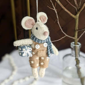 Pashom: Christmas Decor - Felt Mouse with Present | 2 Variants