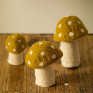 Muskhane France: Muskhane Felt Dotty Mushrooms | Pistachio