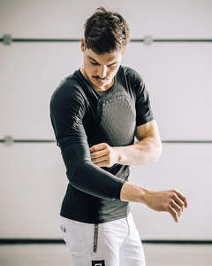 Dharco Gravity Elbow Pad