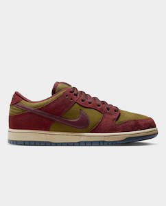 Nike Sb: Nike SB - Dunk Low Pro - Dark Team Red/Burgundy Crush