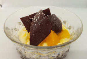 Creamed Rice Pudding with Tropical Fruit and Chocolate Shards (GF, V)