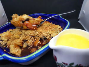 Products: Caramelised Apple & Blueberry Crumble, Vanilla Custard