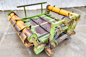 Products: Read Sidewinder SE 3ptL Bale Feeder