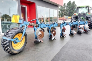 Overum 6 Furrow Conventional Plough