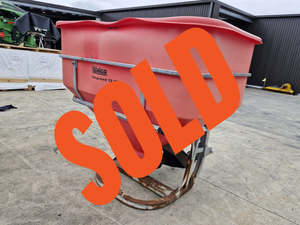 Used Fertiliser Spreaders: Used Walco 12.75 Fertiliser Spreader