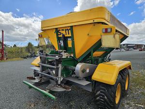 Used Fertiliser Spreaders: 2021 6T SAM Spreader - Near New