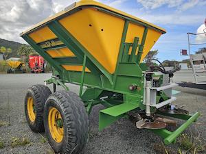 Used Fertiliser Spreaders: Used 2006 4T SAM Spreader