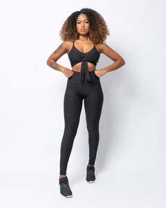 Zero Flaws: Black V-Waistband Scrunch Booty Leggings