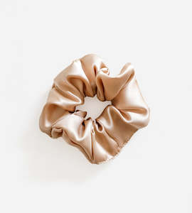La Dailie | The Classic Silk Scrunchie | Sand