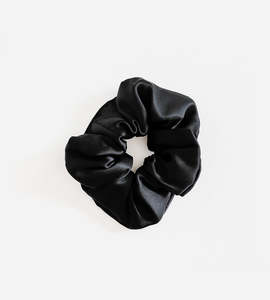 Hair Accessories: La Dailie | The Classic Silk Scrunchie | Black