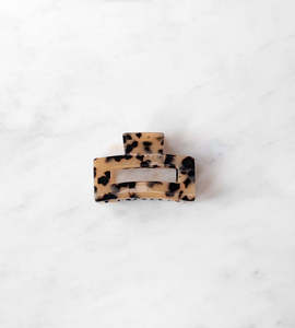 Sophie Jewellery: Sophie | Claw Clip Medium | Light Tort