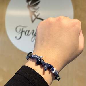 Crystal Jewelry: Sodalite Chip Bracelet