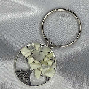 Crystal Accessories: Howlite Crystal Chip Tree Keychain