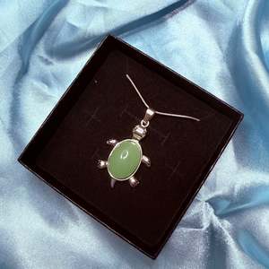 Necklaces: Aventurine Turtle Pendant
