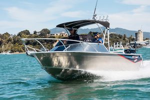 Cuddy Cabin: FC 560 Cuddy Cabin