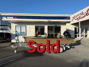 Boats Motors: 2023 Hunter Hunter Craft Pioneer 420 Brand New Motor!