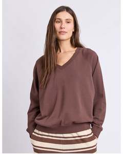 Hoodies Crews: Foxwood Solace Vee Crew- Chocolate