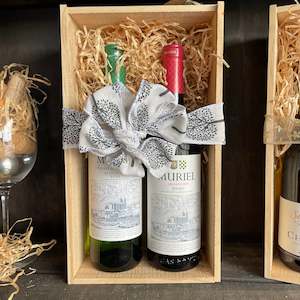 Gift Boxes: Gift box Double (fits two bottles, wine NOT included)
