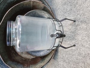 Glass Dispenser 8L on stand