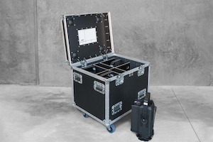 Speciality Road Cases: 800 CASE WITH LED FRESNEL DIVIDER