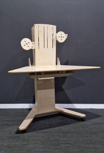 Products: Petal Standing Desk – Limber - FIL Furniture