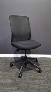 Products: Q5 Task Chair – Vidak - FIL Furniture
