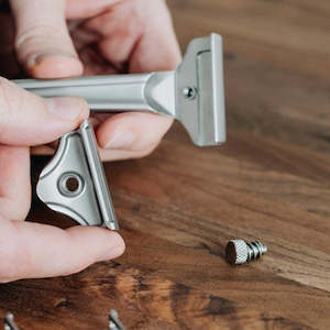 Supply Single Edge Razor Extra Screw (Stainless)