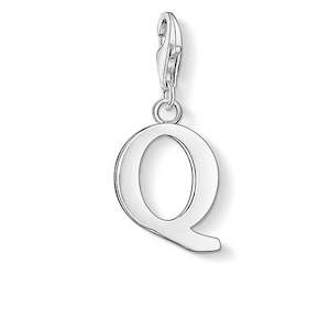 Charm Club Letter 'Q'
