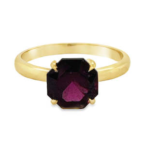 9ct Yellow Gold Octagonal Cut Garnet Ring