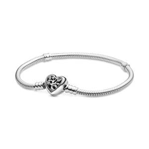 Pandora Moments Silver Bracelet w Family Tree Heart Clasp