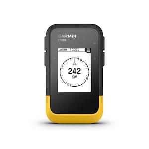 Hiking Outdoors: Garmin eTrex SE