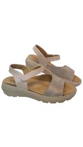 Womens Shoes: Suave Epsilon Natural/Shark