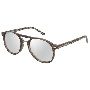 Sunglasses: PRIVÉ REVAUX | THE ISLAND HOP | GUNMETAL TORP