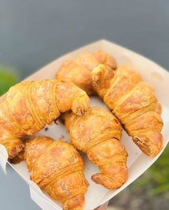 Products: 6 Pack Croissants