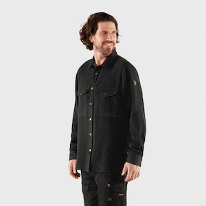 Christmas Gift Guide: Canada Shirt Solid M