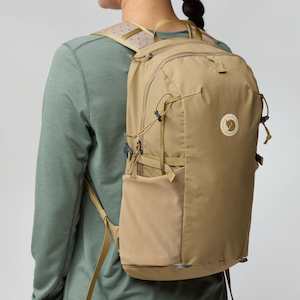 Hiking Backpacks: Abisko Softpack 16