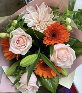 Products: EB44 PEACH AND ORANGE BOUQUET - Flavells Floral Boutique