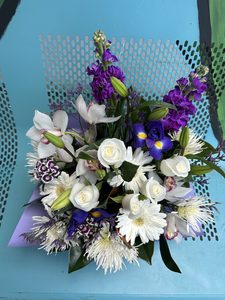 Products: EA15 PURPLE AND WHITE FLOWER BOX - Flavells Floral Boutique