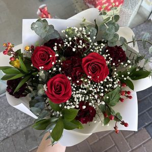 EB56 CHRISTMAS MORNING - Flavells Floral Boutique
