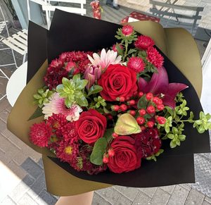 EB55 CHRISTMAS NIGHT - Flavells Floral Boutique